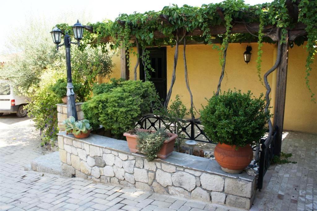 Stone Guesthouse Corinth Buitenkant foto